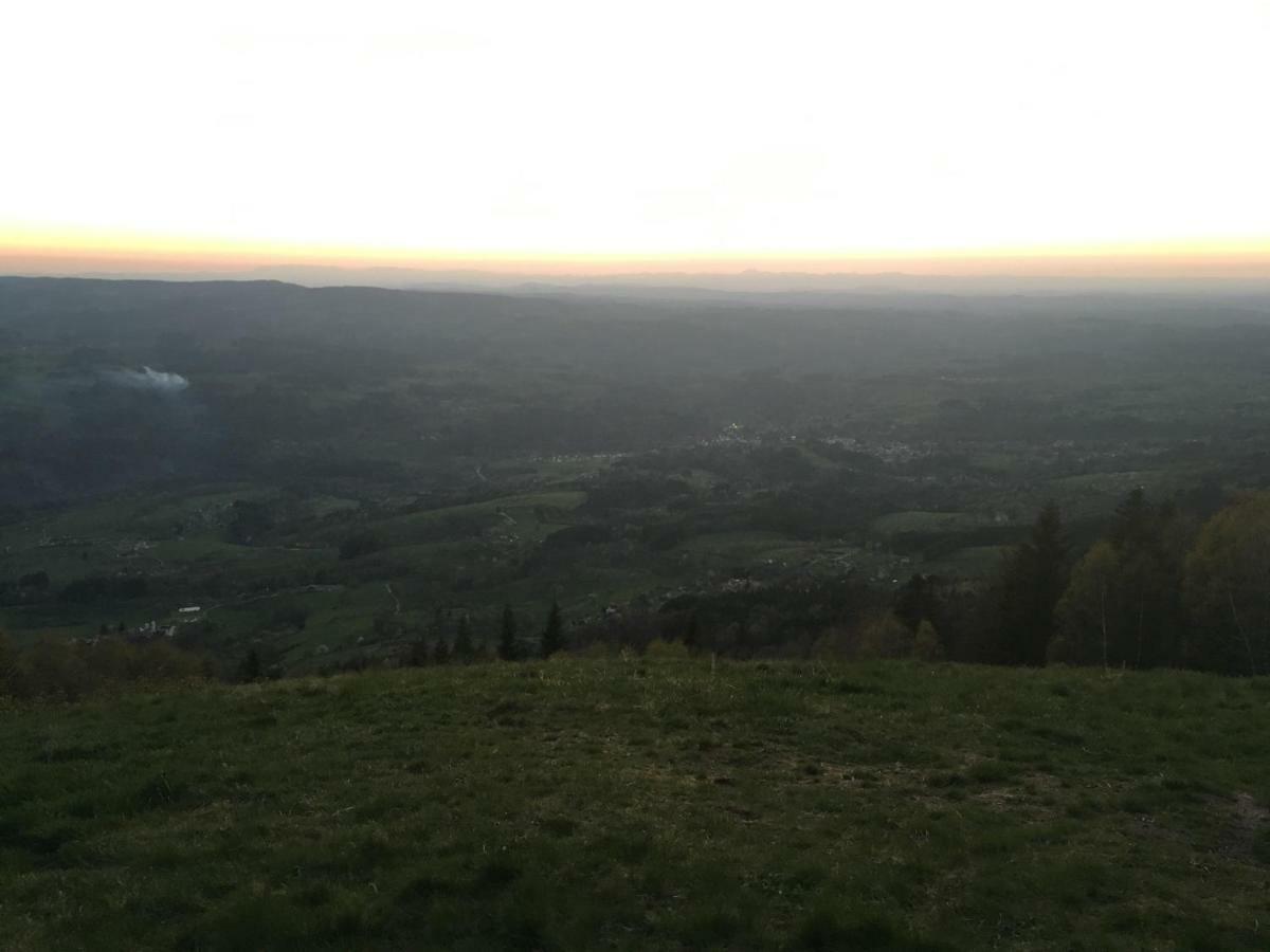 Gite " Oree Des Bois" Vertolaye Zewnętrze zdjęcie